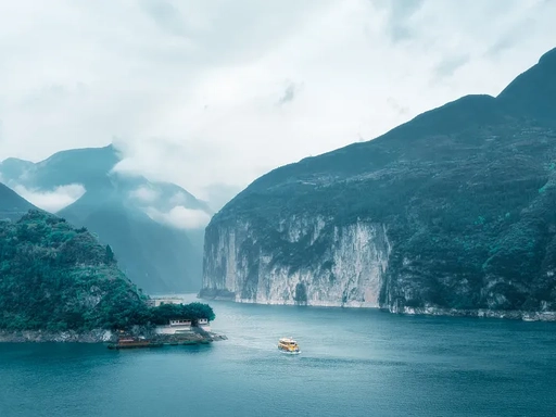 12 Days Upstream Yangtze Cruise Tour